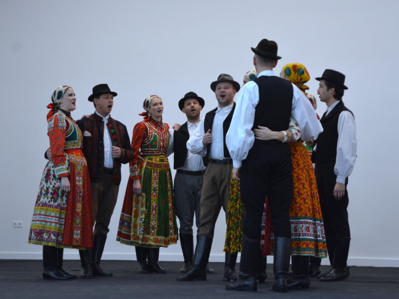 Centru Cultural 4